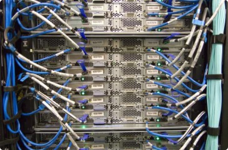 Rechenzentrum als Bild für Systemwechsel und Datenübernahme